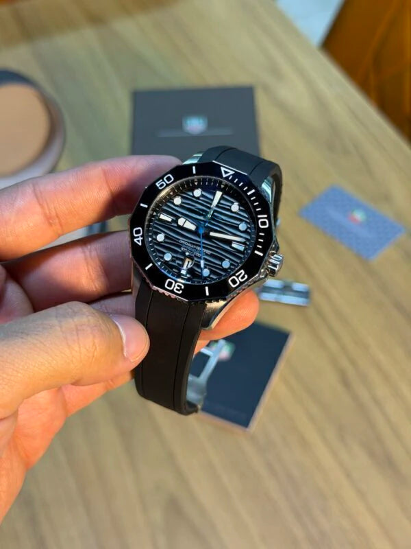Aquaracer - أسود/تاريخ