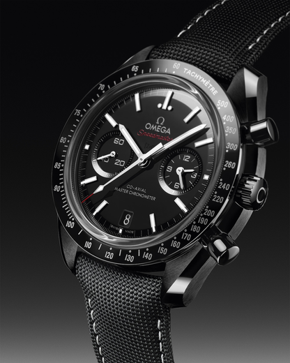Speedmaster Dark Side of the Moon 44,25mm cu curea din nailon – Ediție Premium